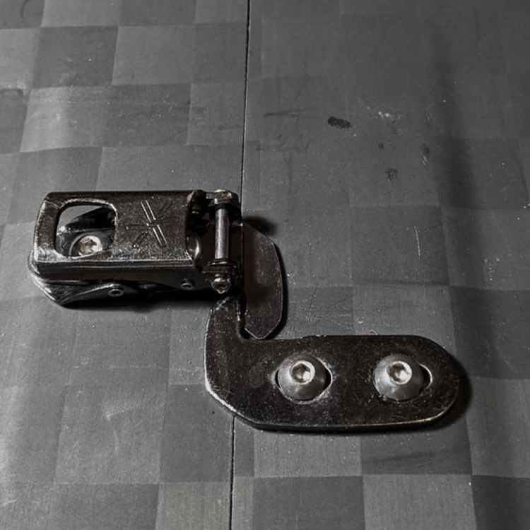 Karakoram UltraClip with Hardware Splitboard