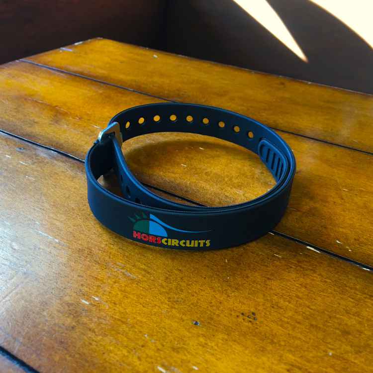 Voilé Sangle d'attache multi-usages Voilé 20 po Noir Logo Hors Circuits