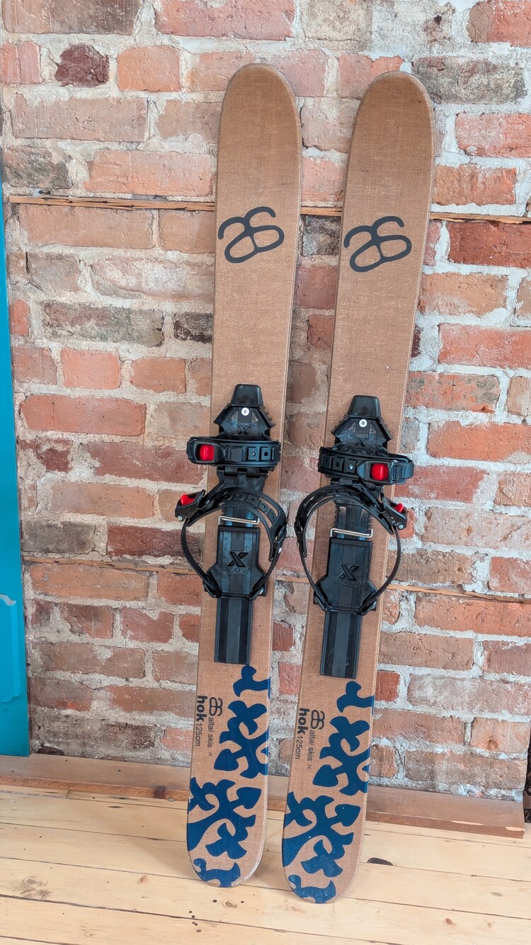 FLOTTE LOC CHIC 24-25/ Skis raquettes Altai HOK 125cm + fixation universelle (usagé)