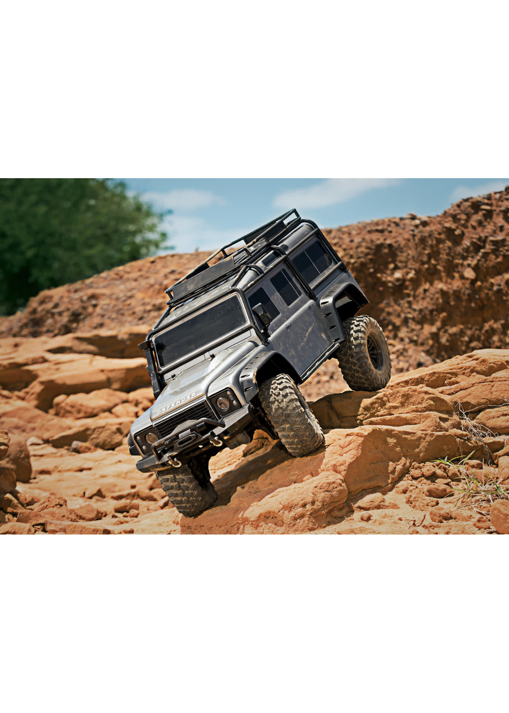 Traxxas 82056-4-SLVR Traxxas TRX-4 1/10 Scale Trail Rock Crawler w/Land Rover Defender Body (Silver) w/XL-5 ESC & TQi 2.4GHz Radio