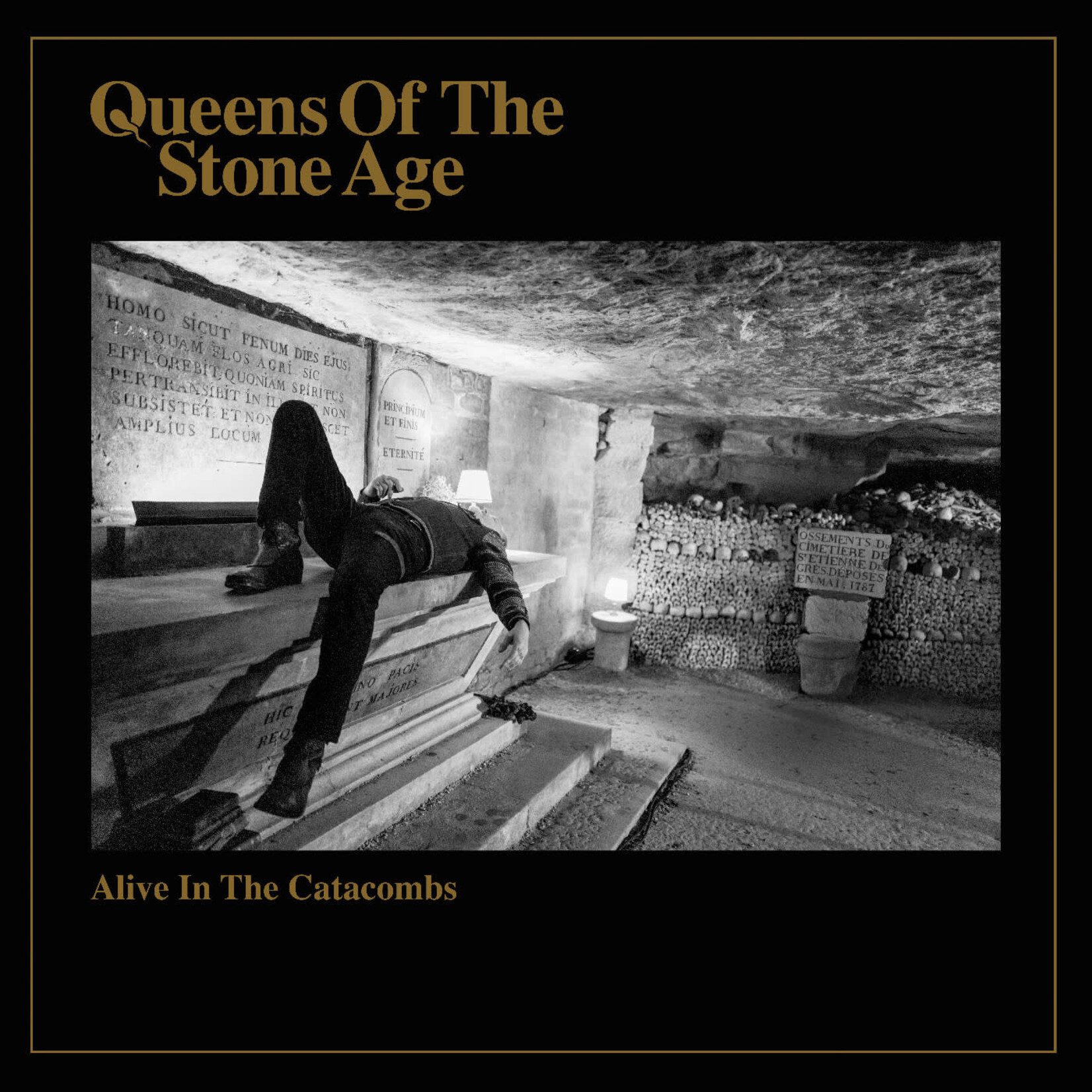PRE-ORDER 09/26/25 | Queens of the Stone Age - Alive in the