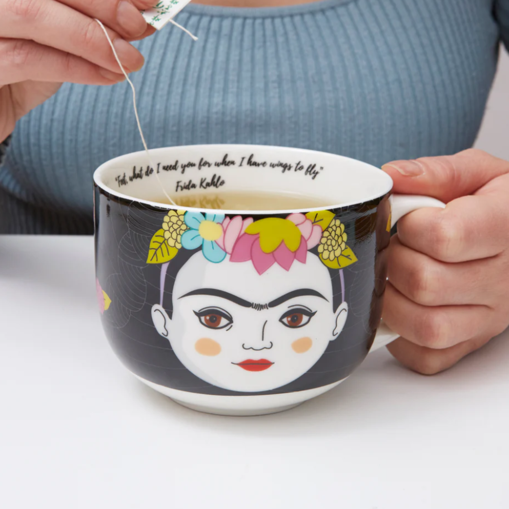 KIKKERLAND DESIGN FRIDA KAHLO MUG