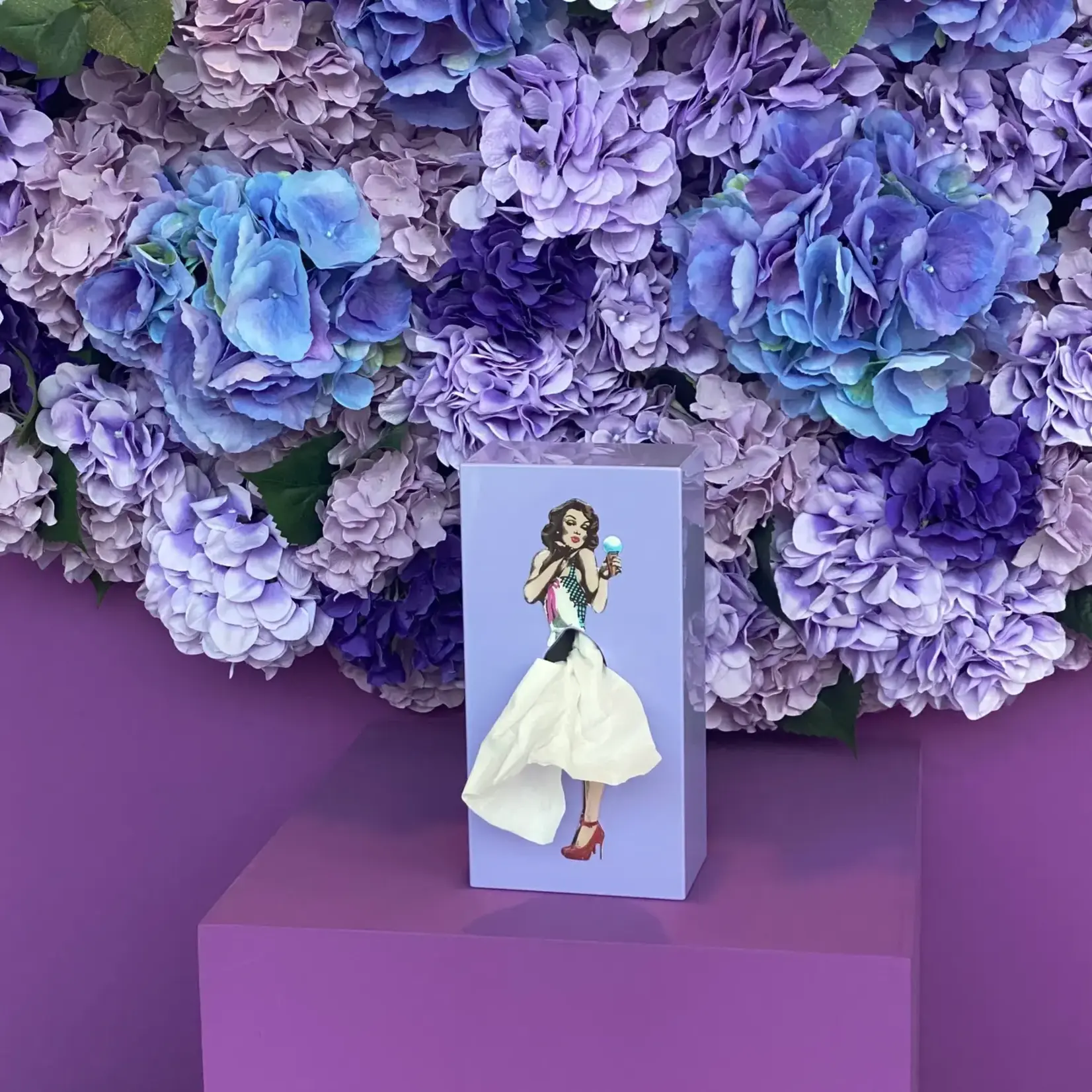 FLYING SKIRT TISSUE BOX 3