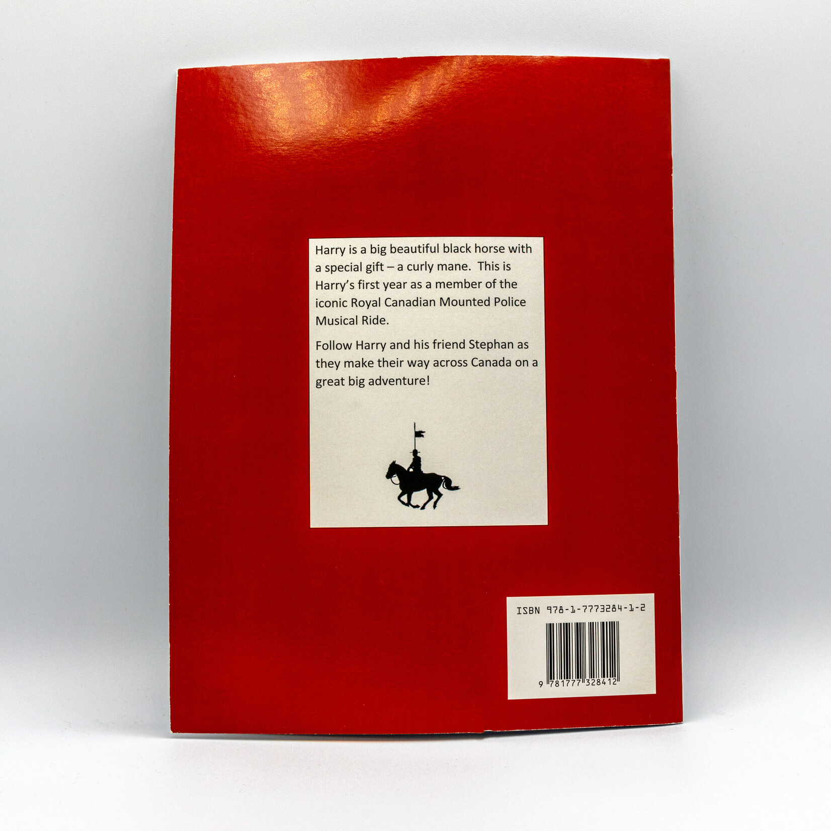 BOOK - HARRY GOES TO NEWFOUNDLAND ENG/FRE