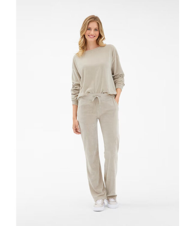 JUVIA Velvet Sweater