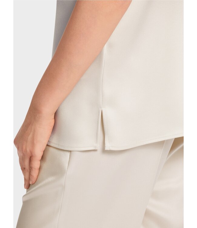 MARC CAIN Top with V-Neck