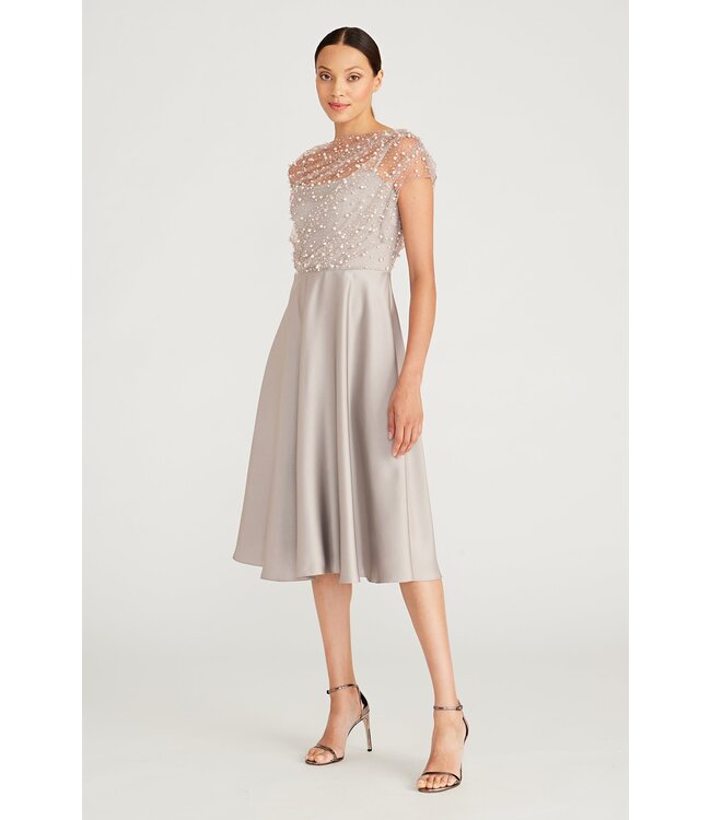 Theia Lori - Robe en satin scintillant