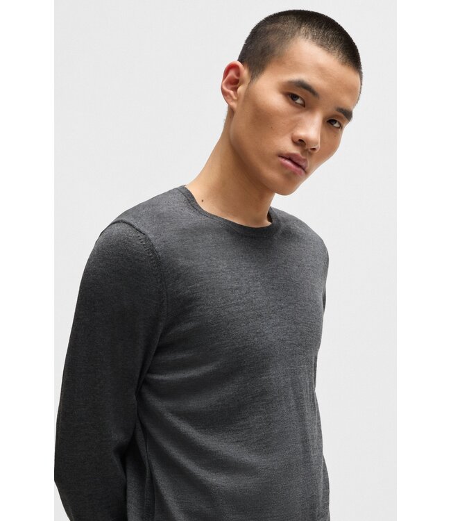 BOSS Pull slim en laine vierge avec encolure ras du cou