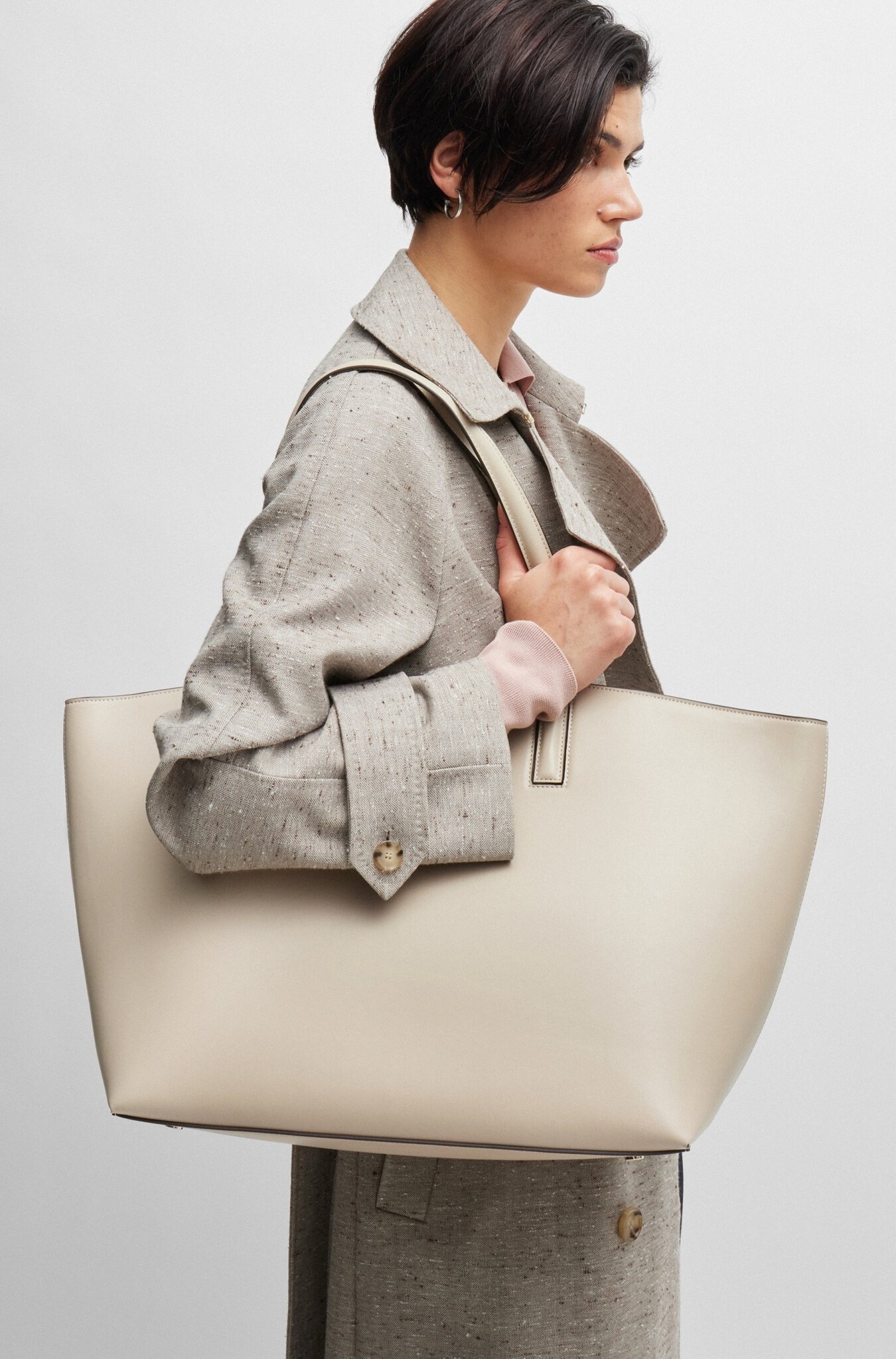Leather shopper bag with signature hardware
