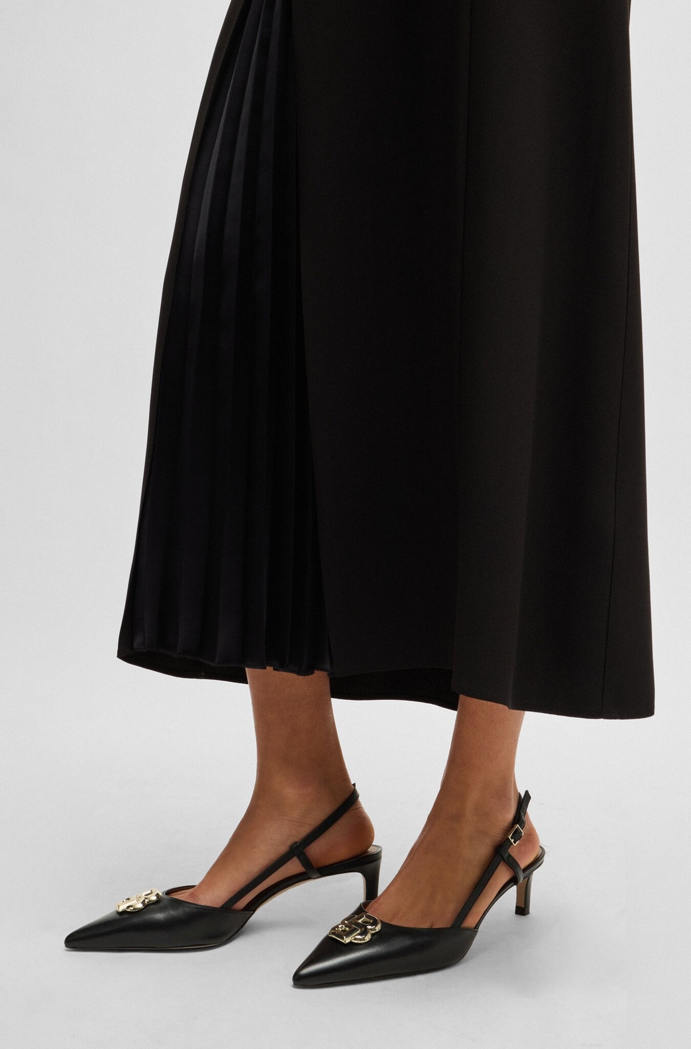 Slingback short monogram heel