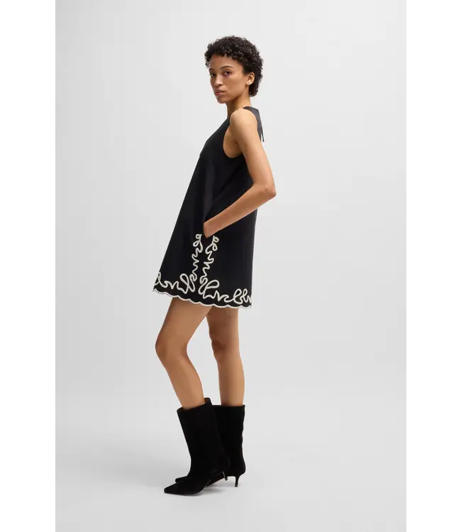 BOSS Robe en coton avec broderies contrastées