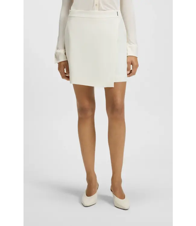 BOSS Mini-jupe en crêpe avec devant croisé