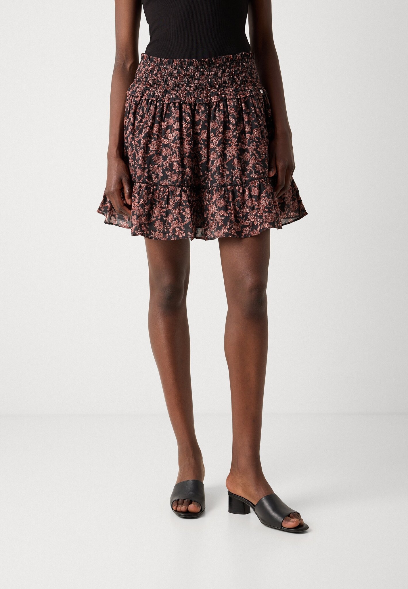 Vantia ruffle design skirt