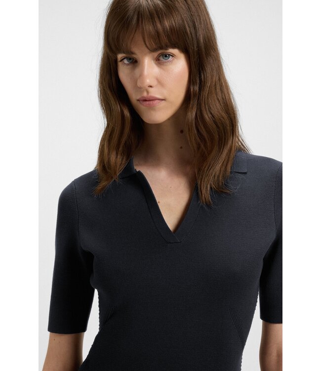 BOSS Robe en maille avec col bateau