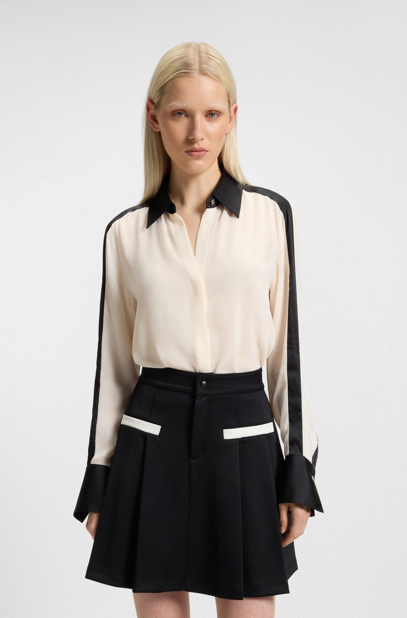 Regular-fit blouse in crepe with satin trims