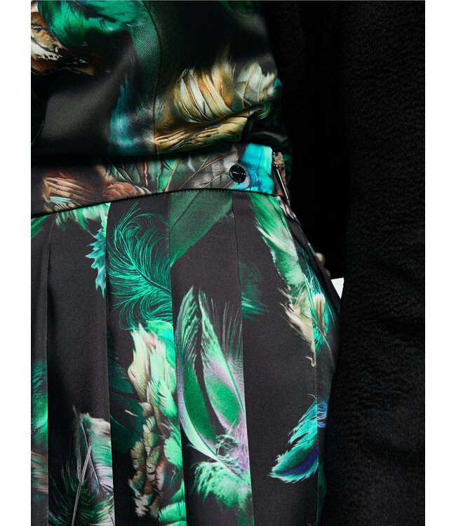 MARC CAIN Short pleated skirt with feather print