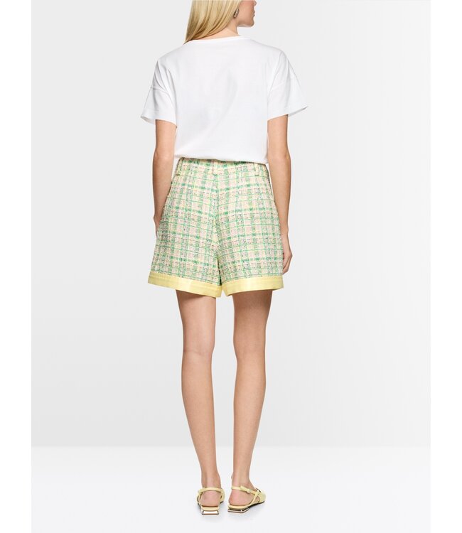 MARC CAIN Shorts with contrasting details