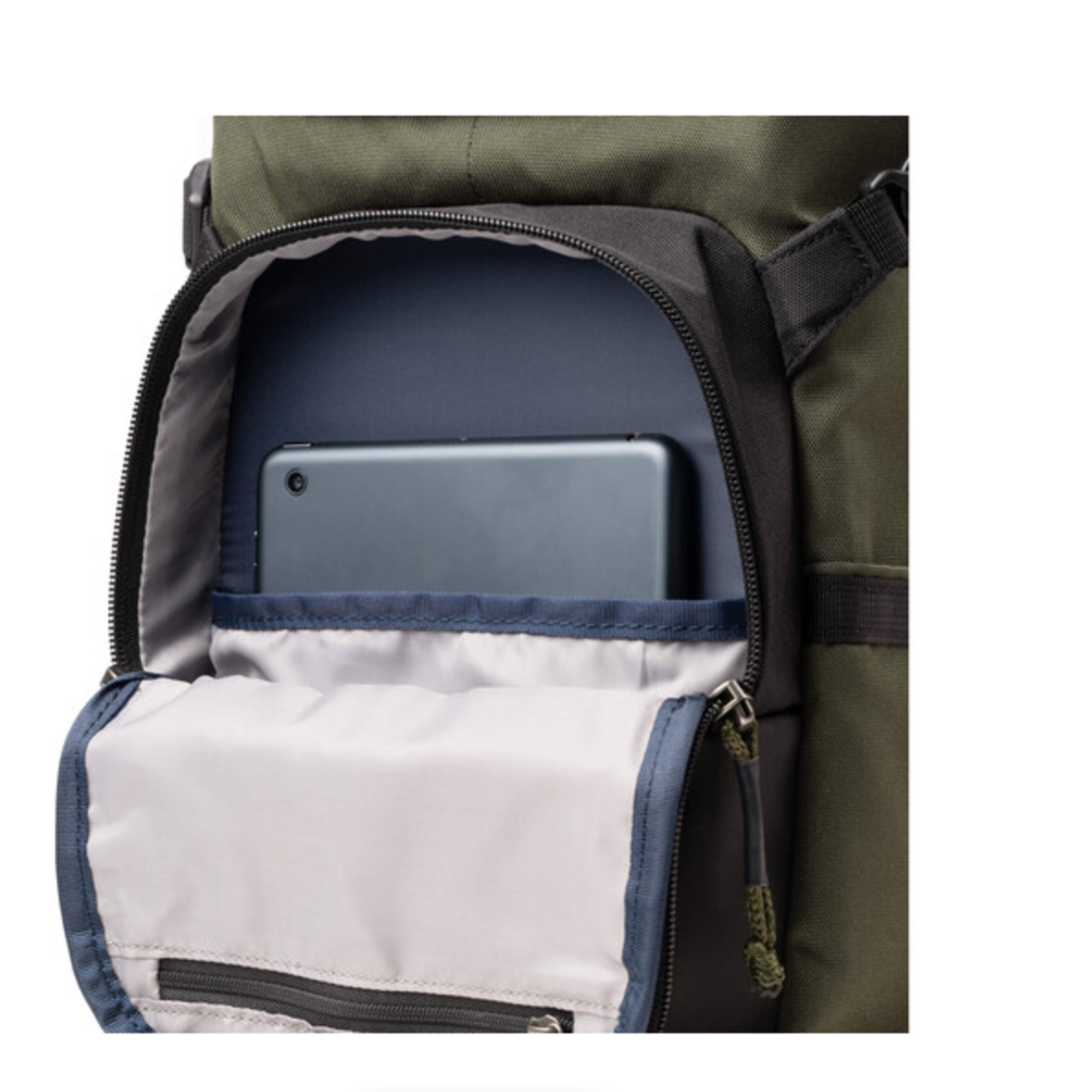 ThinkTank Think Tank Photo DarkLight Backpack 14L