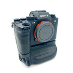 Sony USED Sony A1 body w/ grip