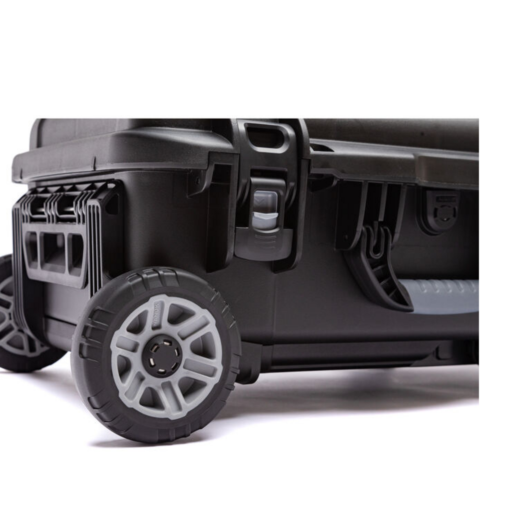 Nanuk Nanuk 935 Wheeled Waterproof Hard Case Pro  with Padded Dividers & Lid Organizer (Black, 28.5L)