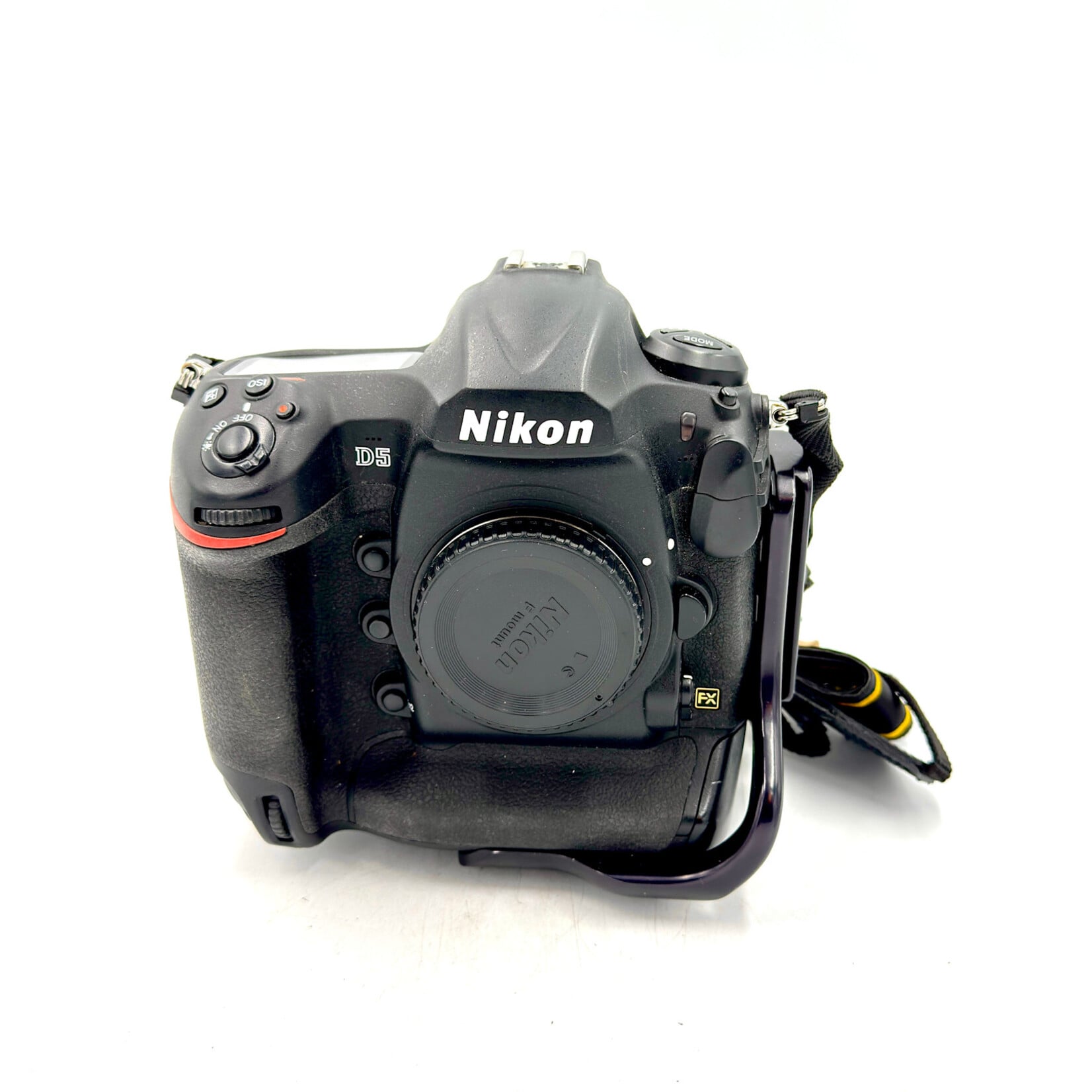 Nikon #1619 USED Nikon D5 (Dual CF Express B) w/ RRS L-Bracket