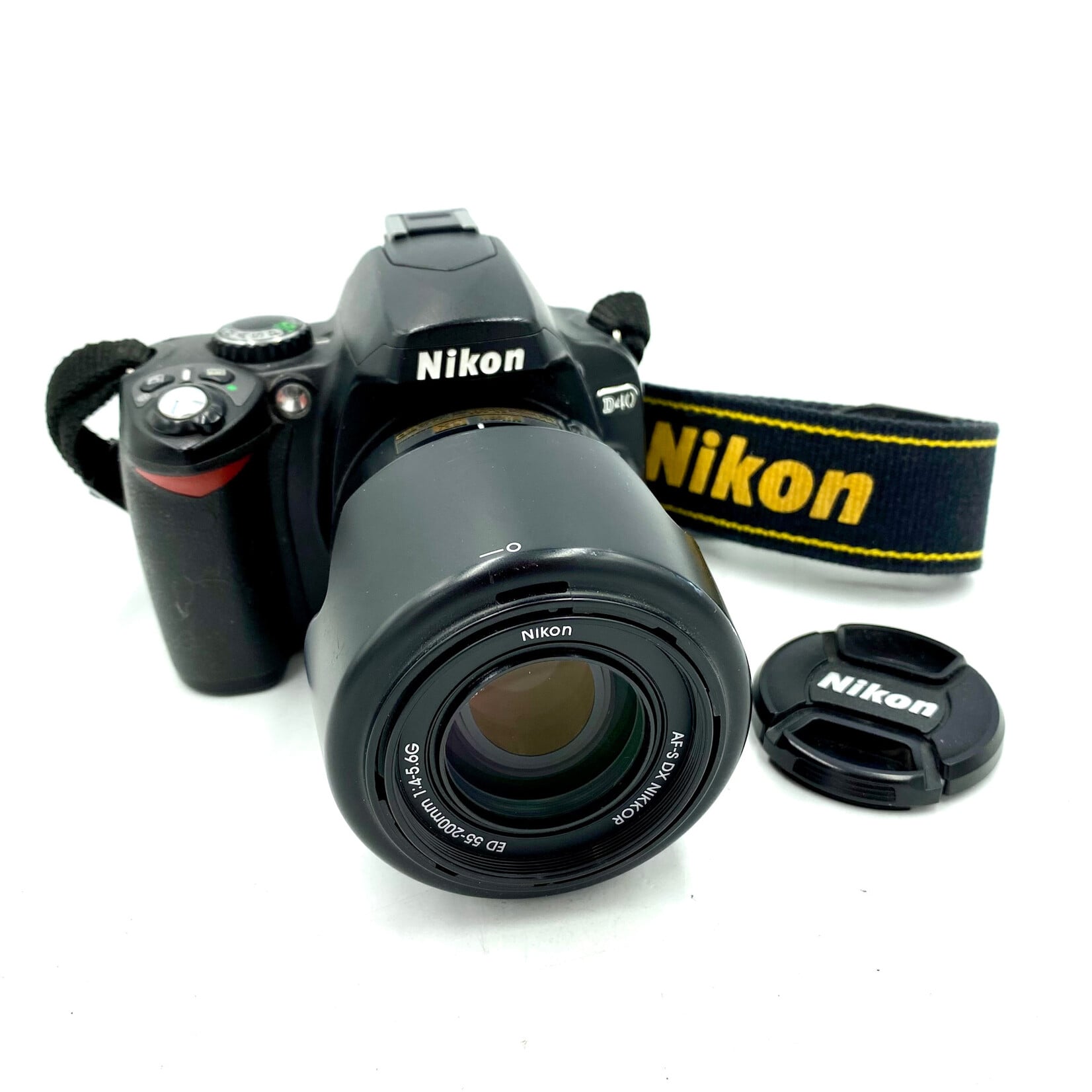 Nikon USED Nikon D40 w/ AF-S ED 55-200mm f/4-5.6 G