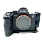 Sony USED Sony a7R V mirrorless camera w/ L-bracket