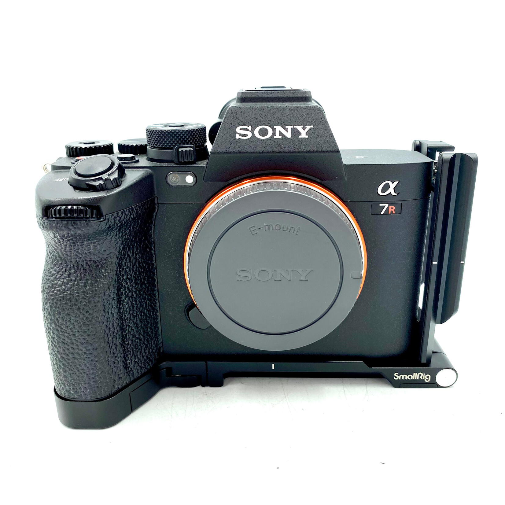 Sony USED Sony a7R V mirrorless camera w/ L-bracket