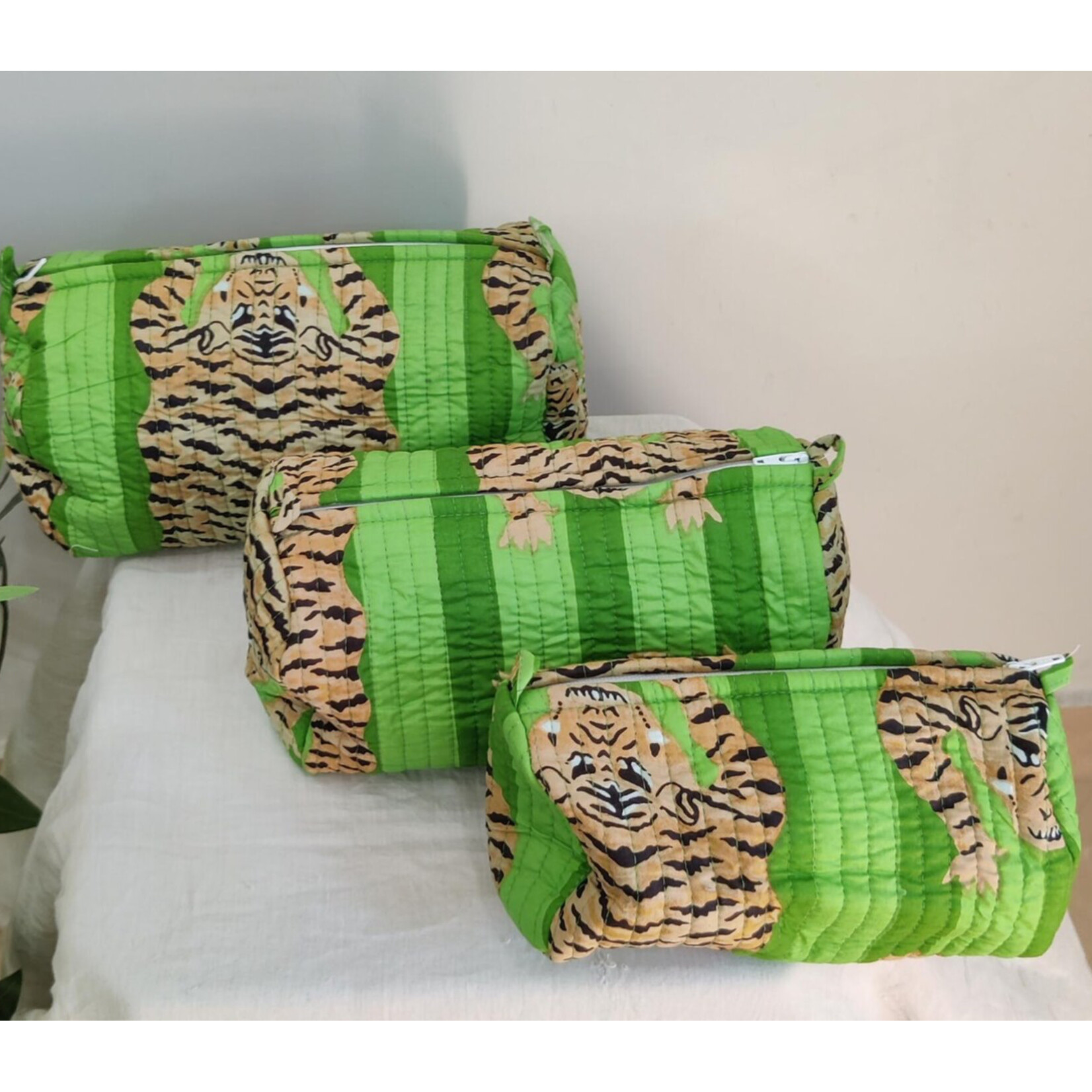Cosmetic Bag Set - Green Tiger