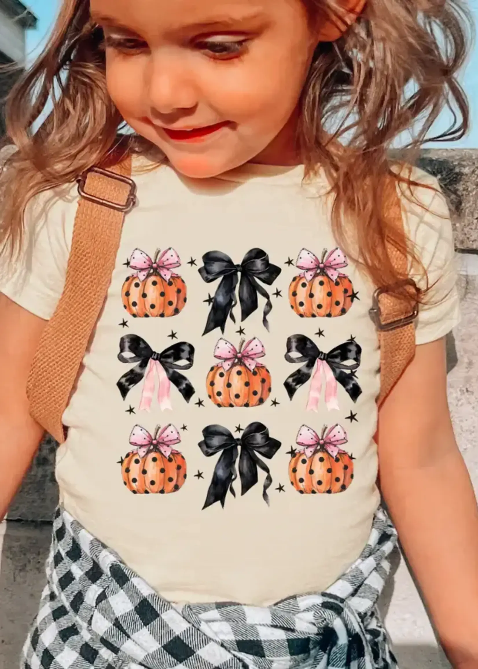 The Countryside Cottage Bougie Pumpkin & Bows Tee (F'24)