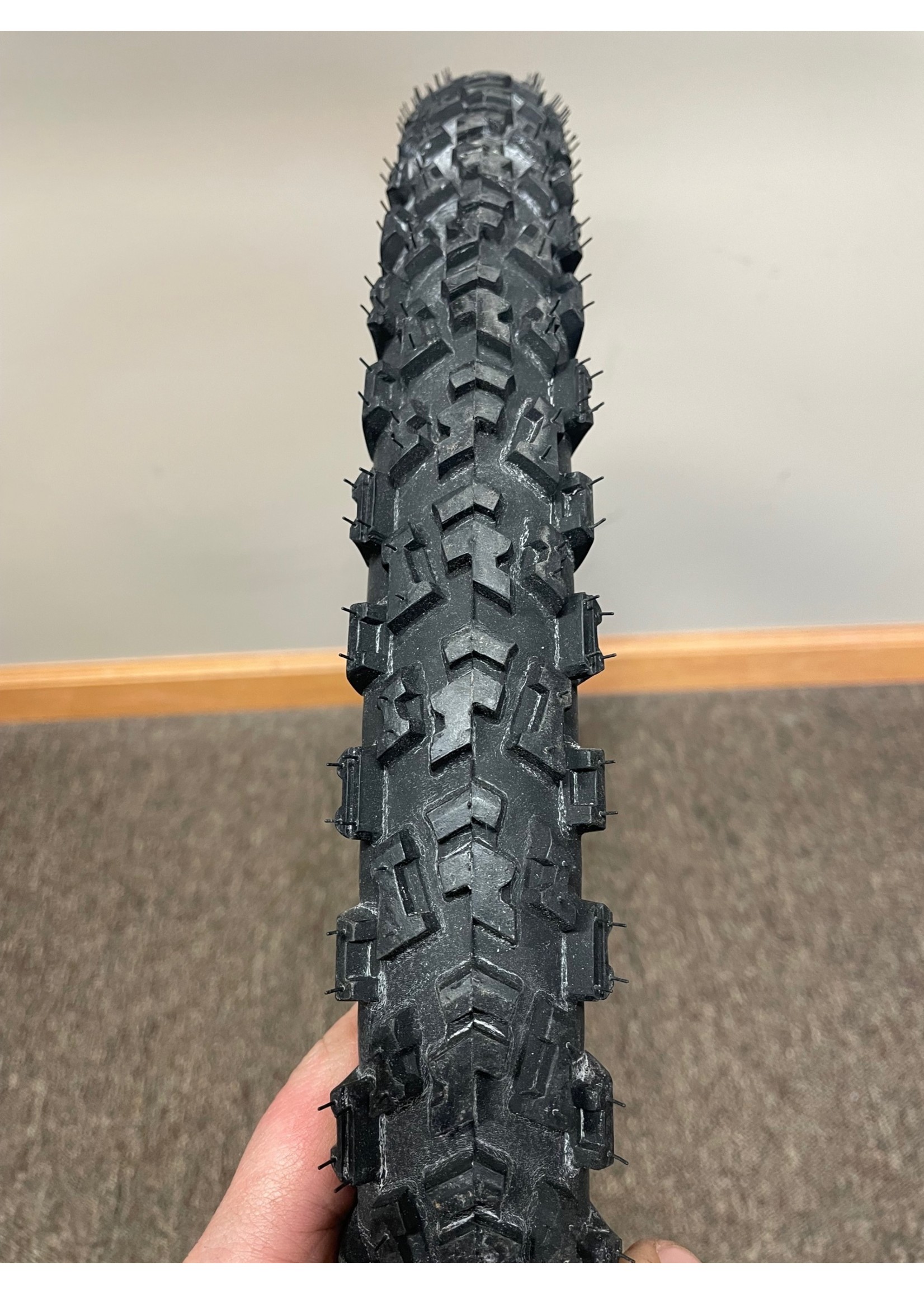 Tioga mountain bike sale tyres