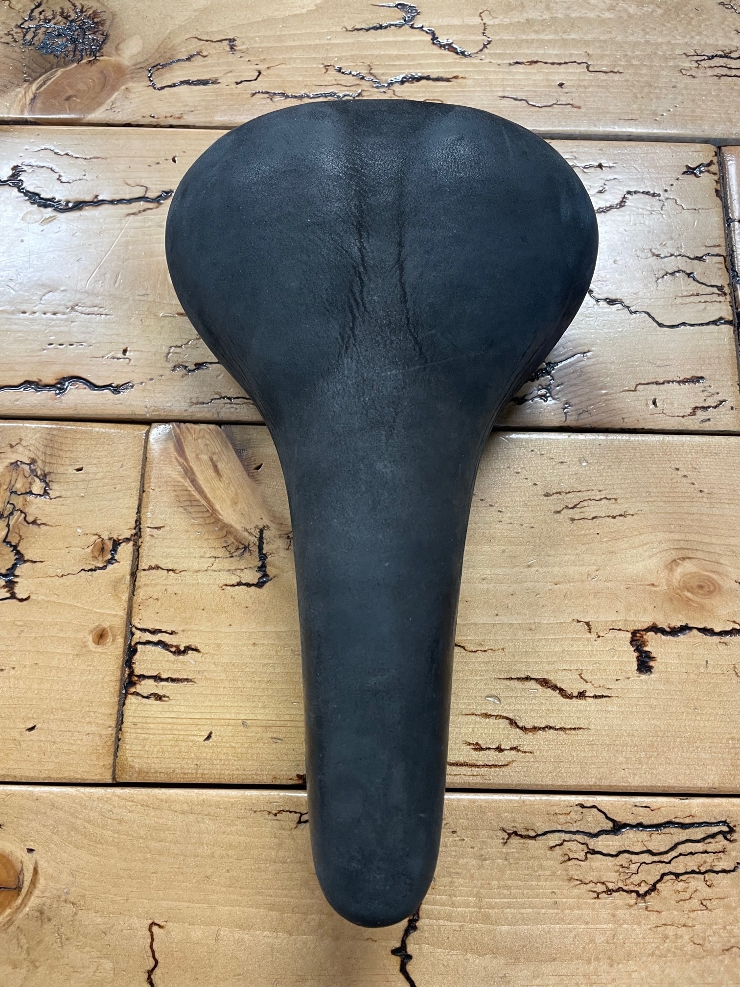 Selle Italia ビンテージ刺繍サドル　Rain tail 付きロード オールドパーツ情報 » SELLE ITALIA サドル 刺繍入り