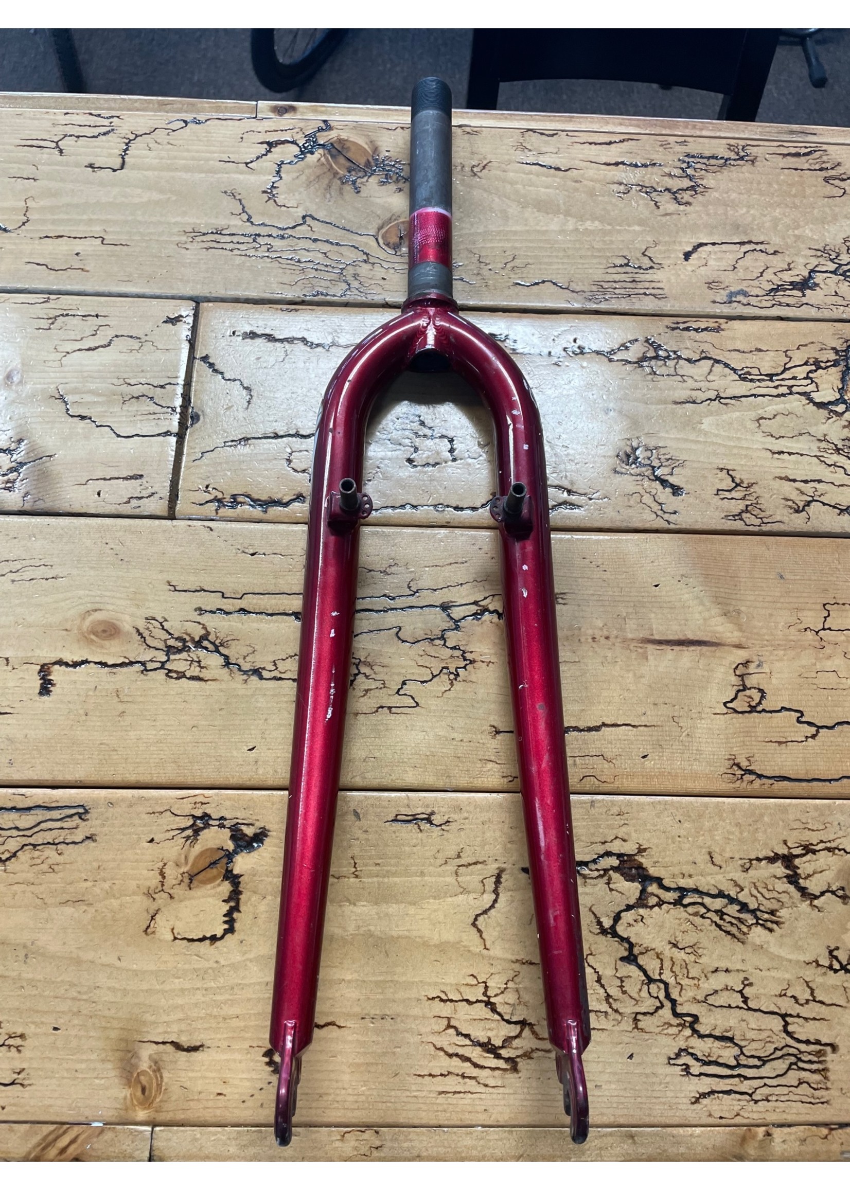 Breezer Breezer Red 1 Inch Threaded 26 Inch Steel Fork