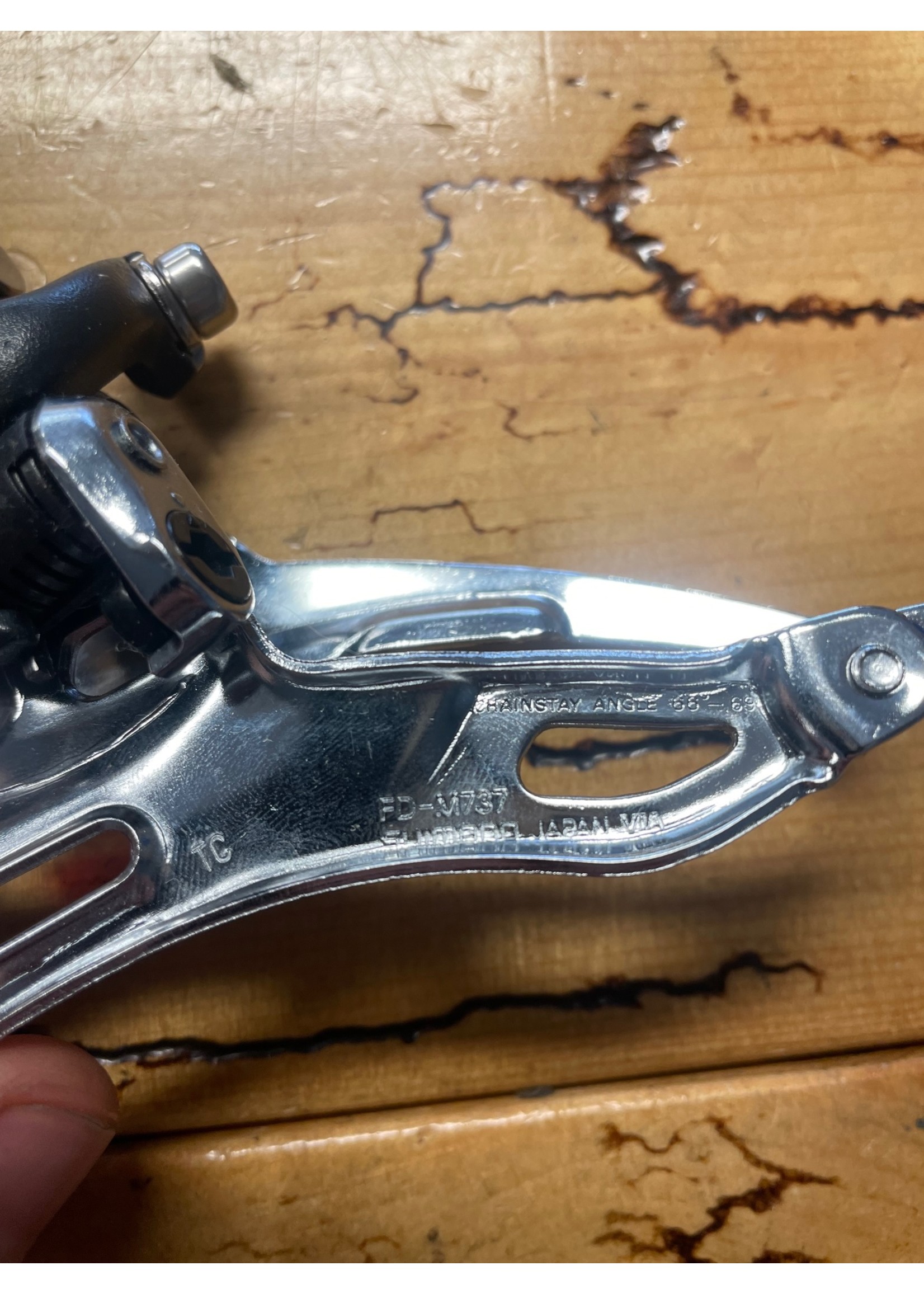 SHIMANO Shimano Deore XT FD-M737 28.6mm Top Pull Front Derailleur NOS