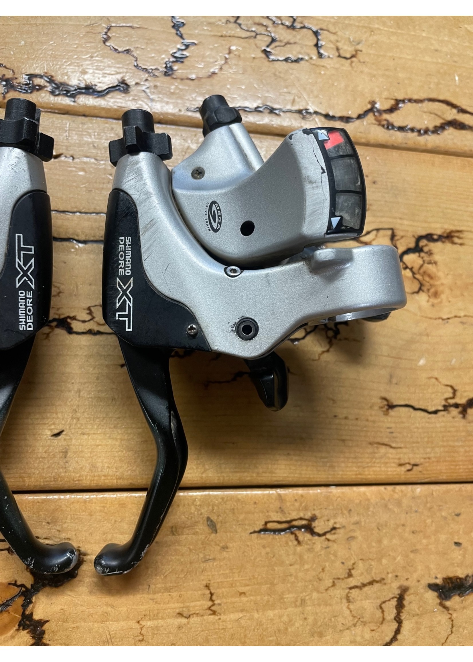 SHIMANO Shimano Deore XT ST-M750 3x9 Shifters and Brake Levers