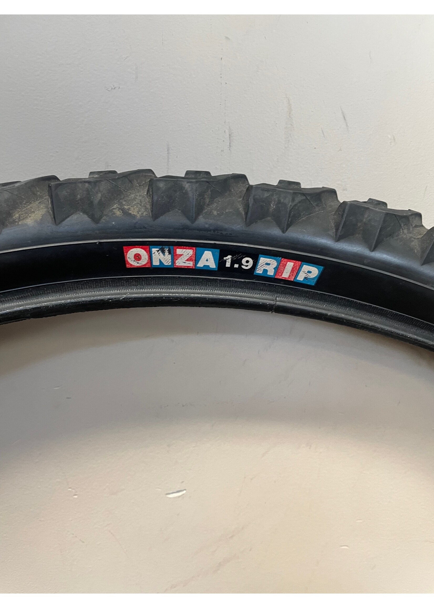 Onza Onza Rip 26x1.9 Tire