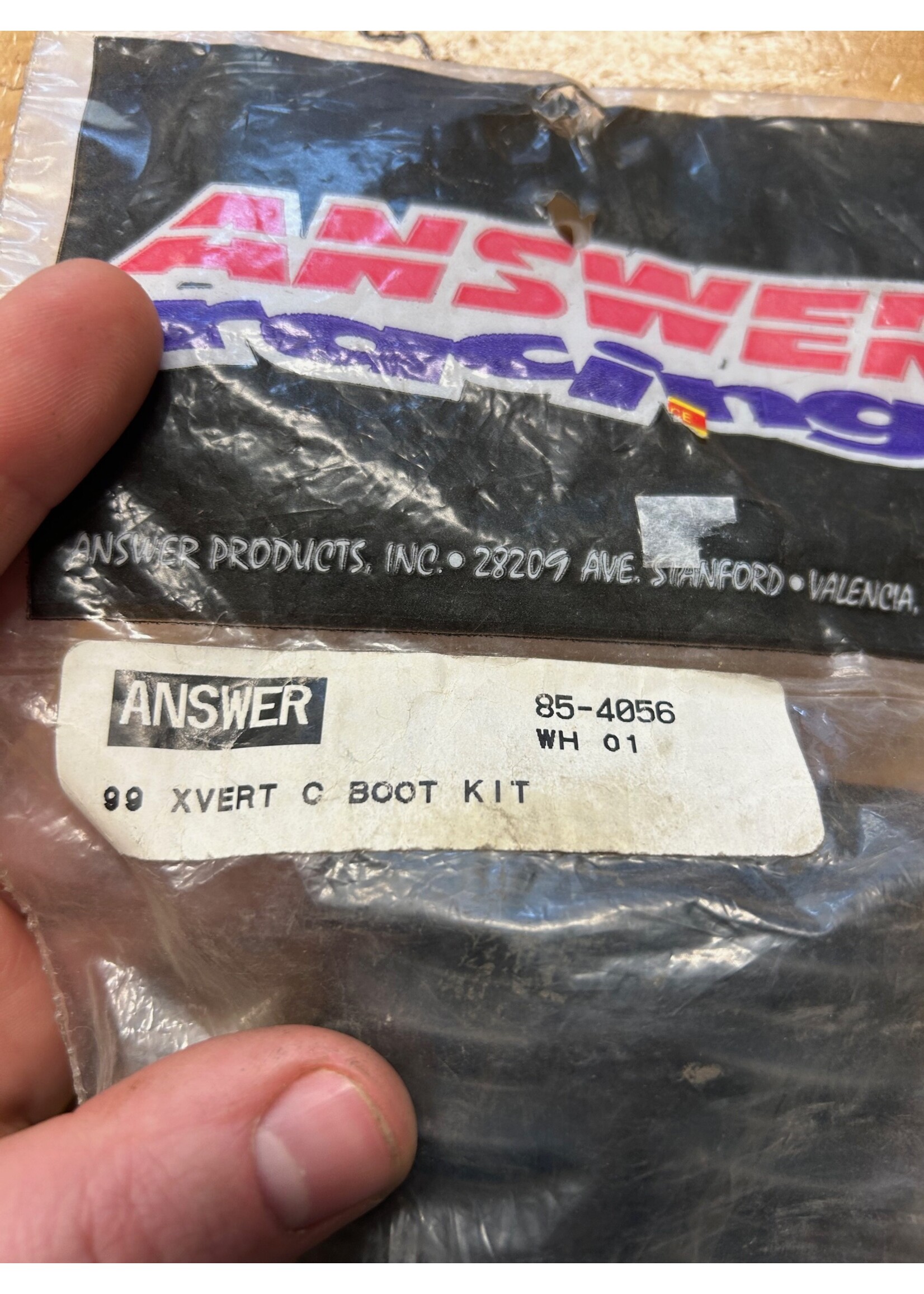 Answer Answer Manitou 1999 Xvert  Fork Boot Kit NOS