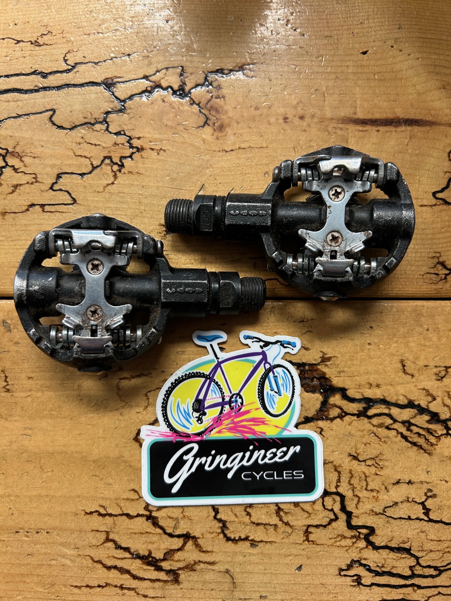 dual pedals bike