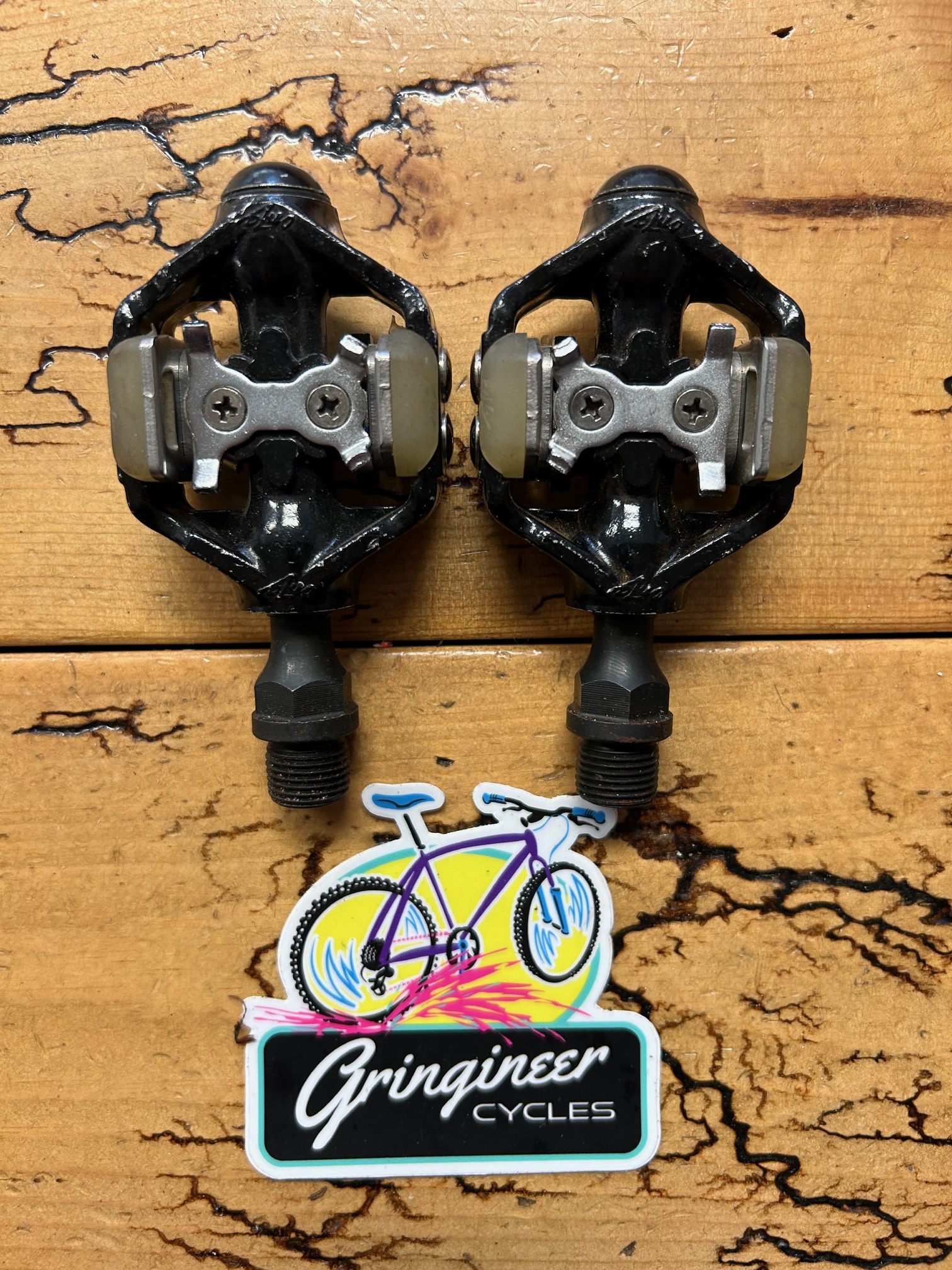 onza-onza-ho-black-pedals.jpg