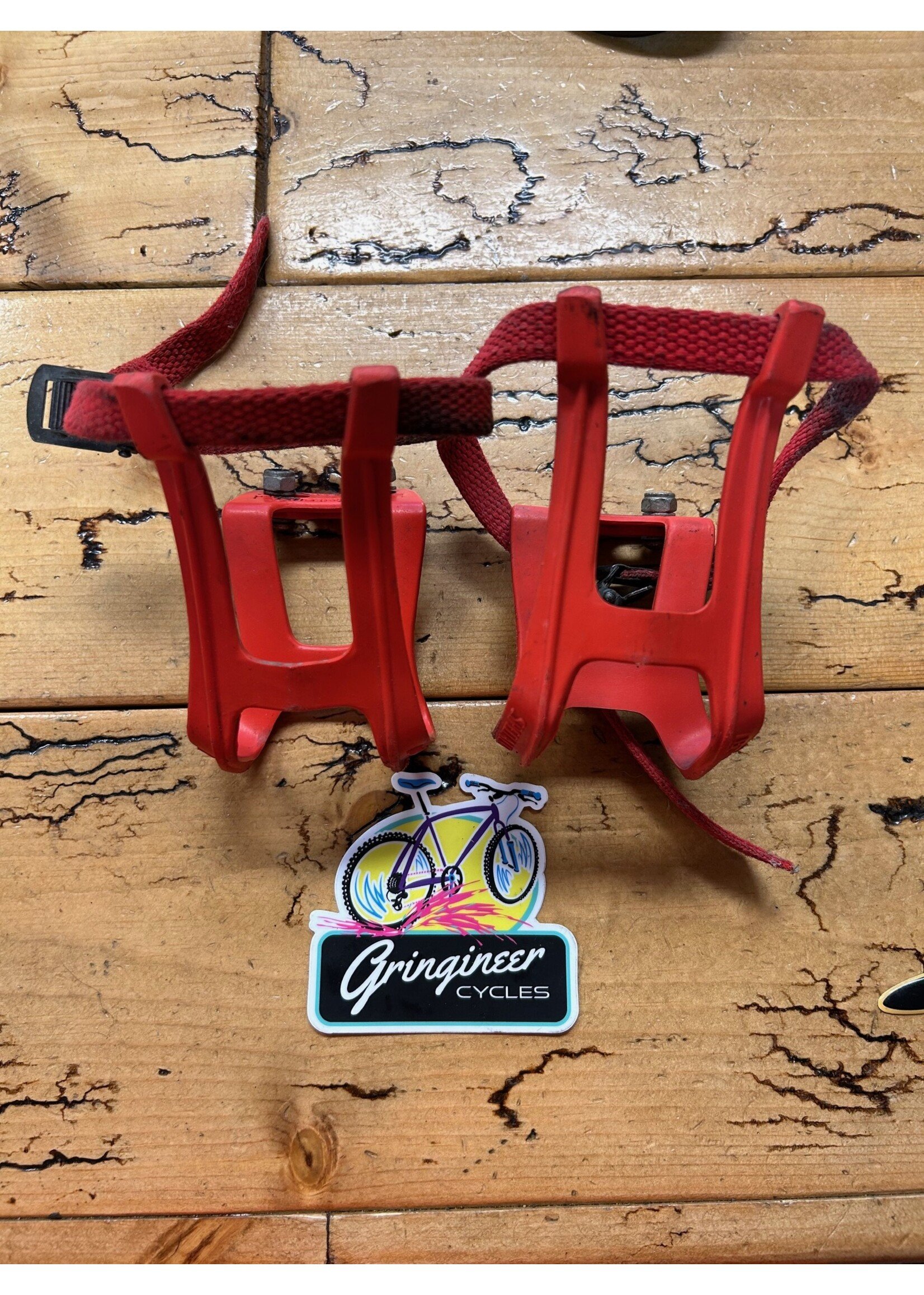 Specialized Specialized Large Red Plastic Toe Clips With Straps
