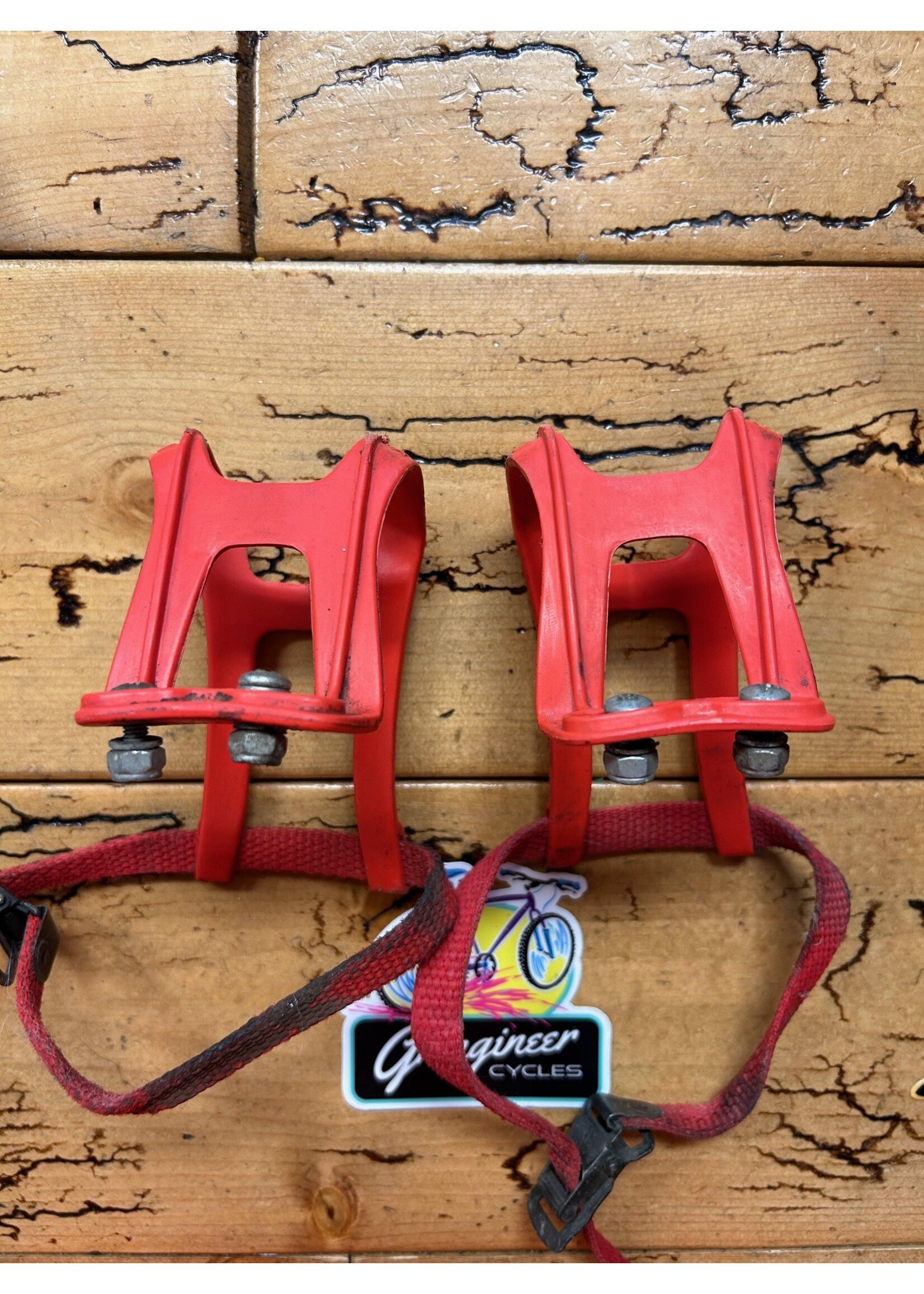 Specialized Specialized Large Red Plastic Toe Clips With Straps