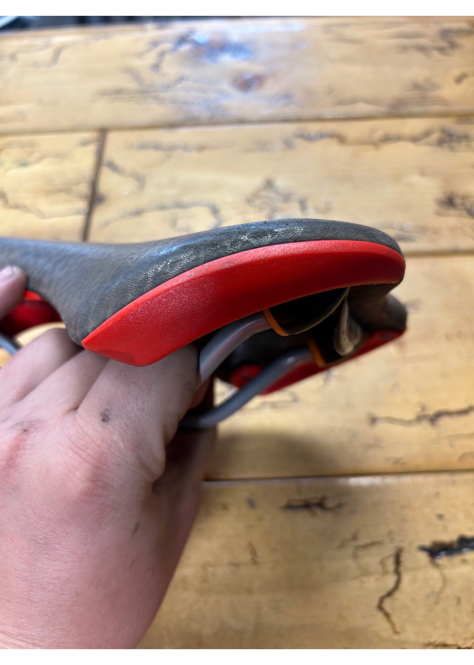 Fizik Fizik Nisene Saddle