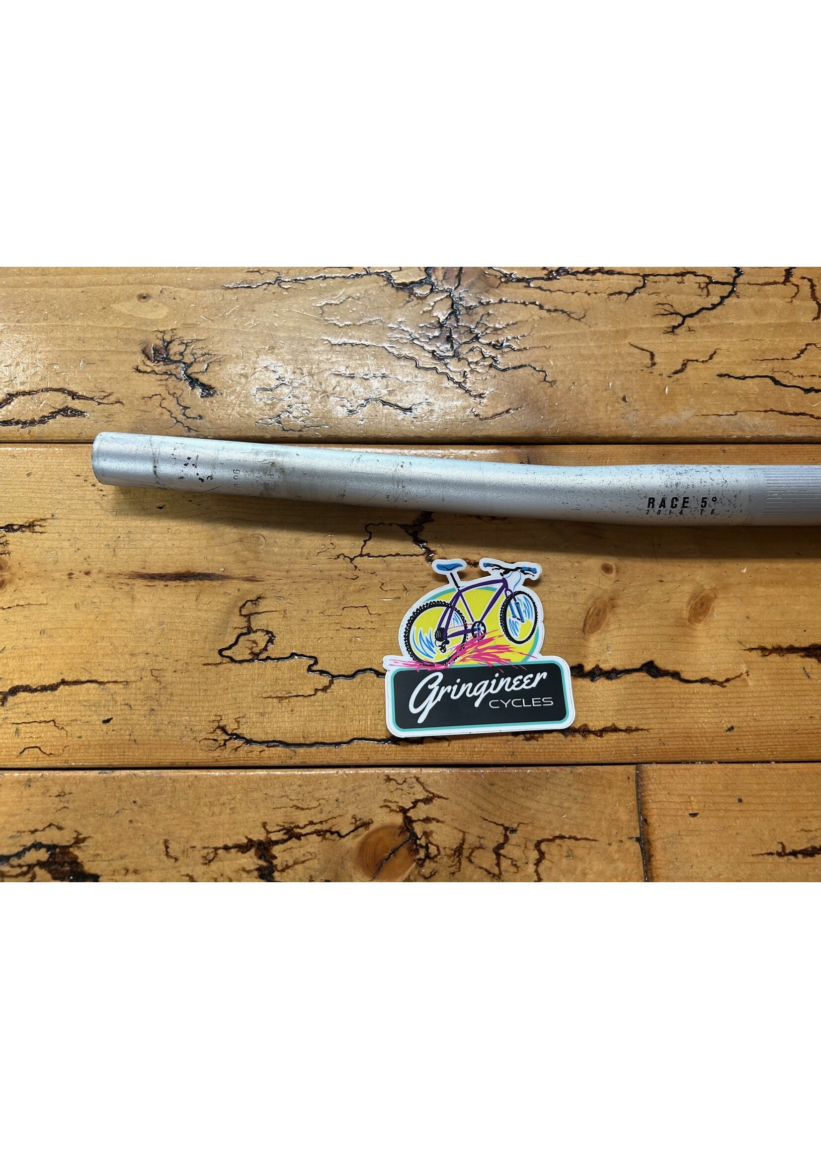 Bontrager Bontrager Race 5 Degree 560mm 25.4mm Silver Handlebar