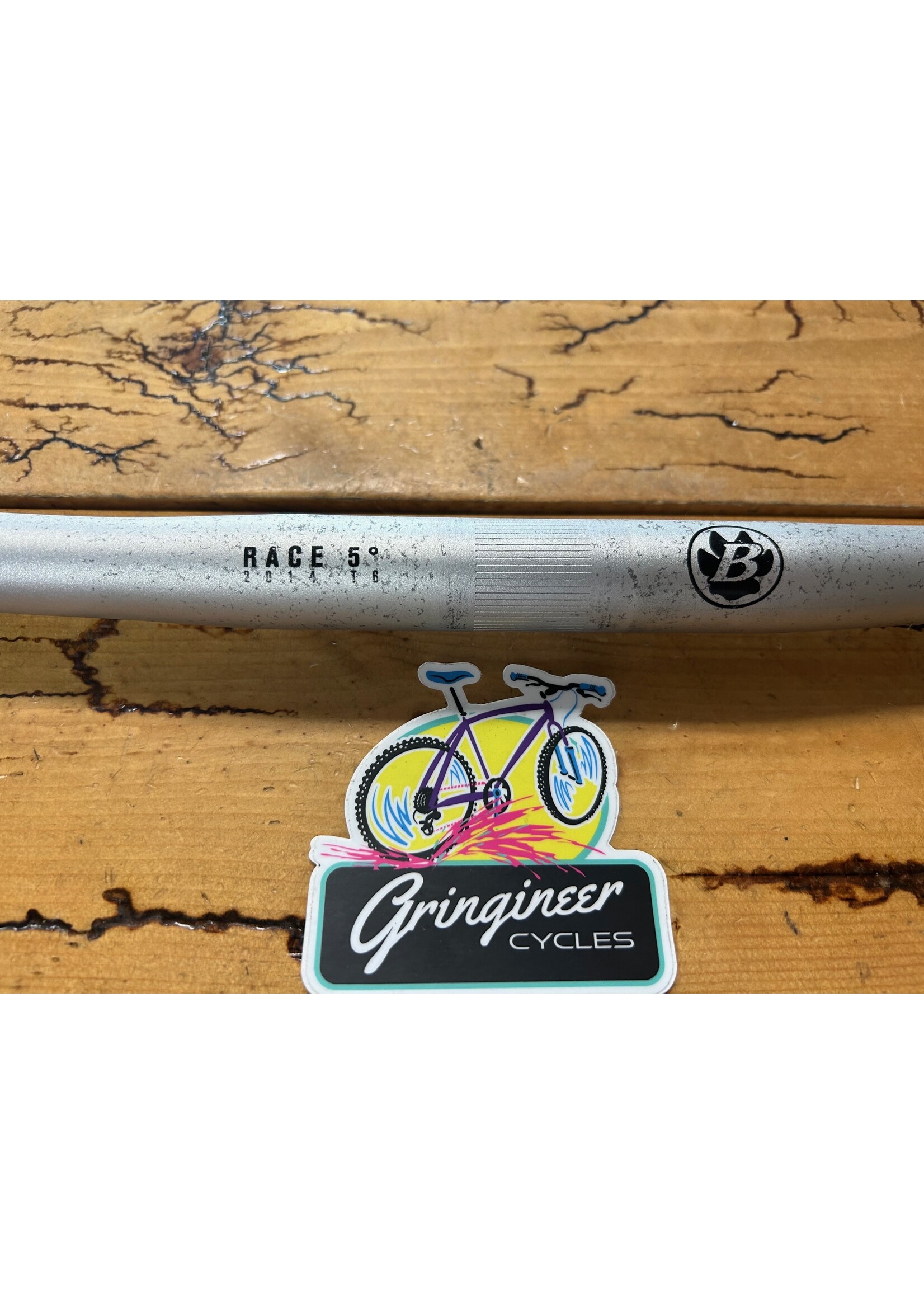 Bontrager Bontrager Race 5 Degree 560mm 25.4mm Silver Handlebar