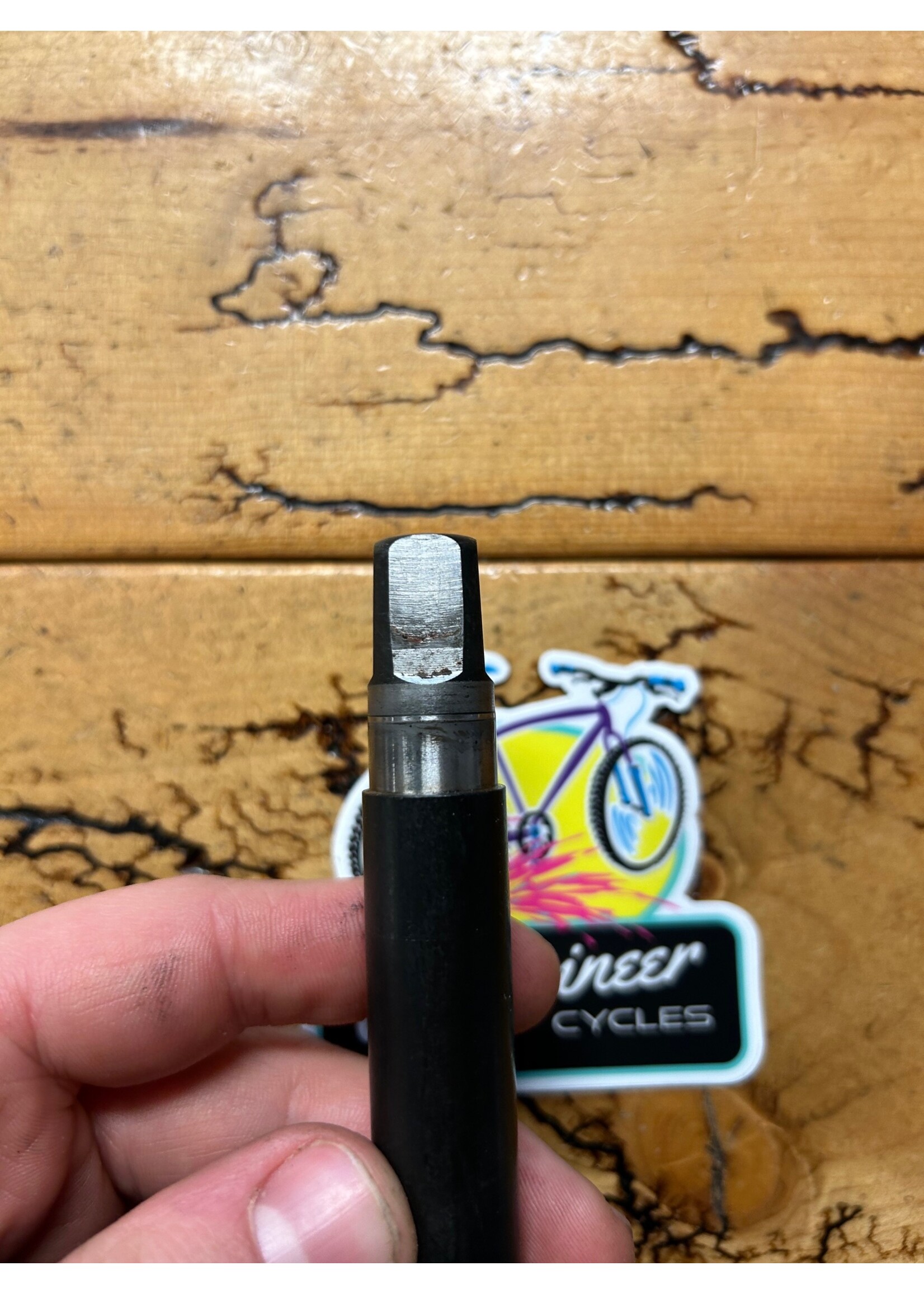 Mavic Mavic 124mm Square Taper Bottom Bracket Spindle