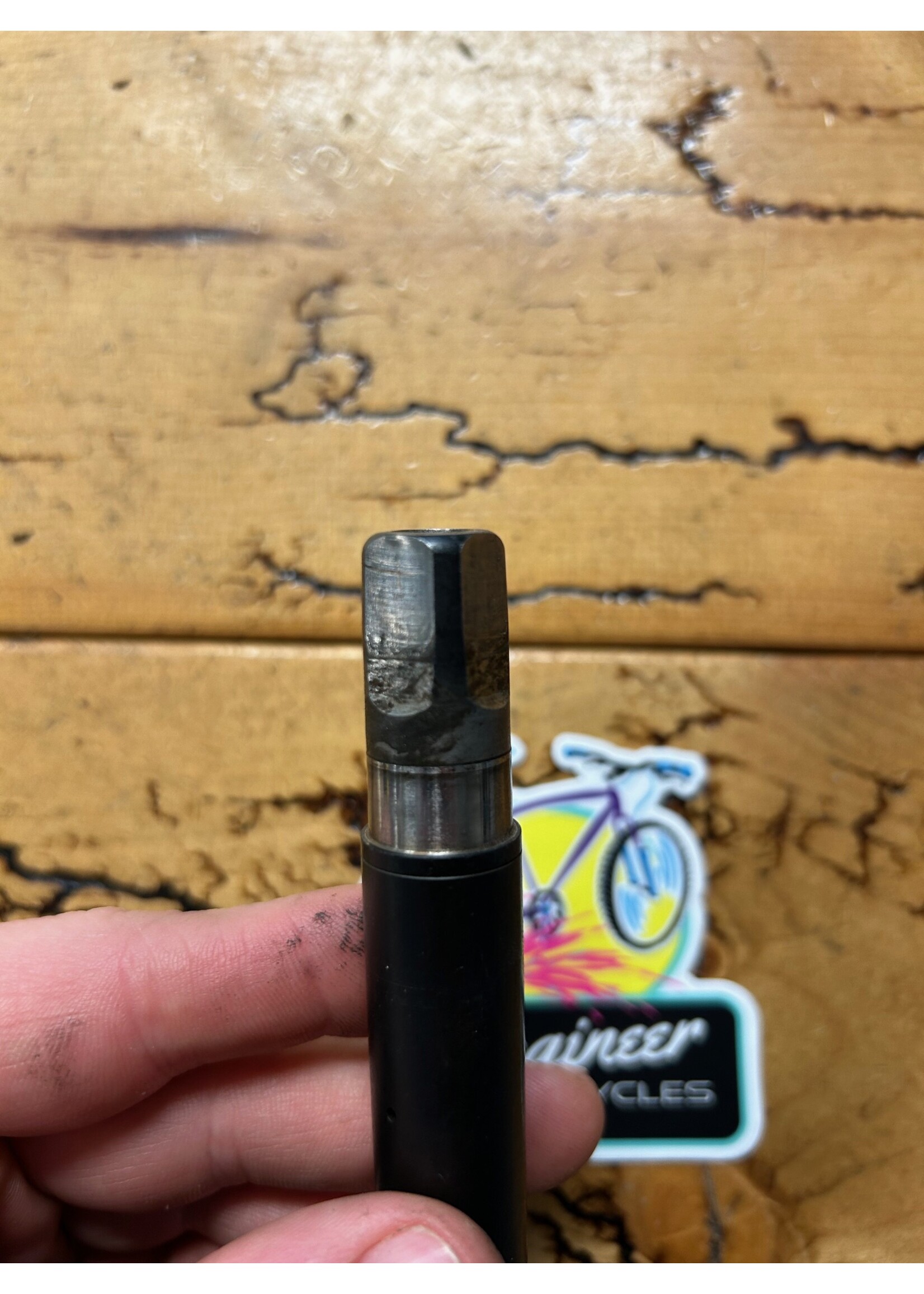 Mavic Mavic 124mm Square Taper Bottom Bracket Spindle