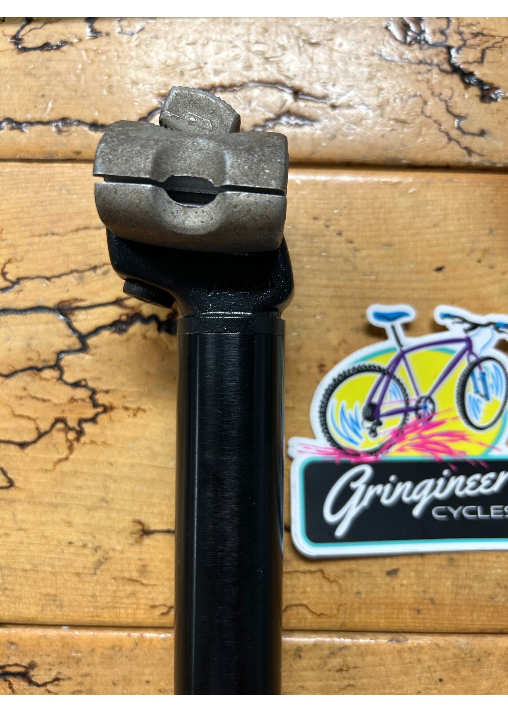 Strong Strong 27.0mm 230mm Black Seatpost