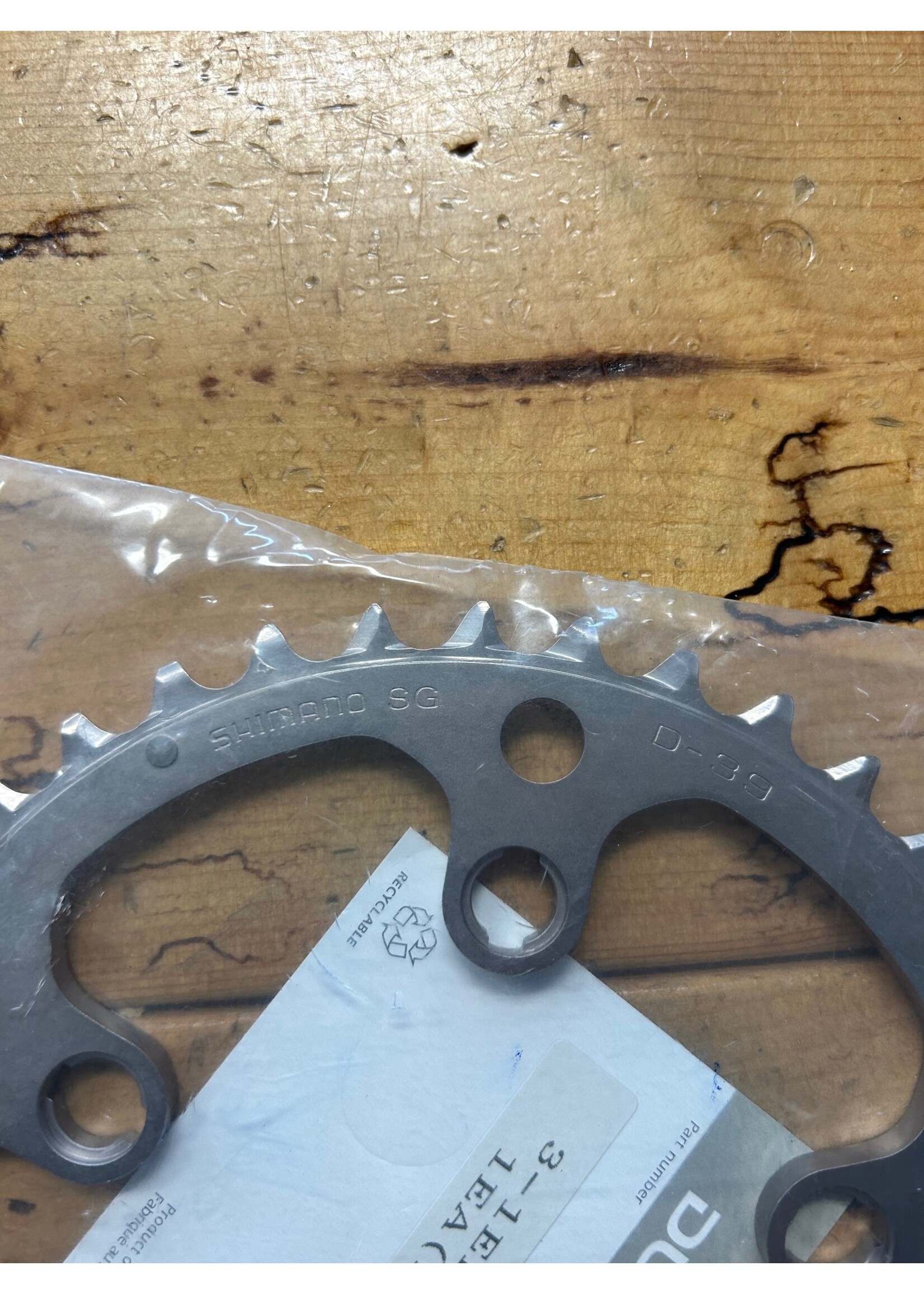 SHIMANO Shimano Dura Ace 39 Tooth 9 Speed 130 BCD Triple Chainring