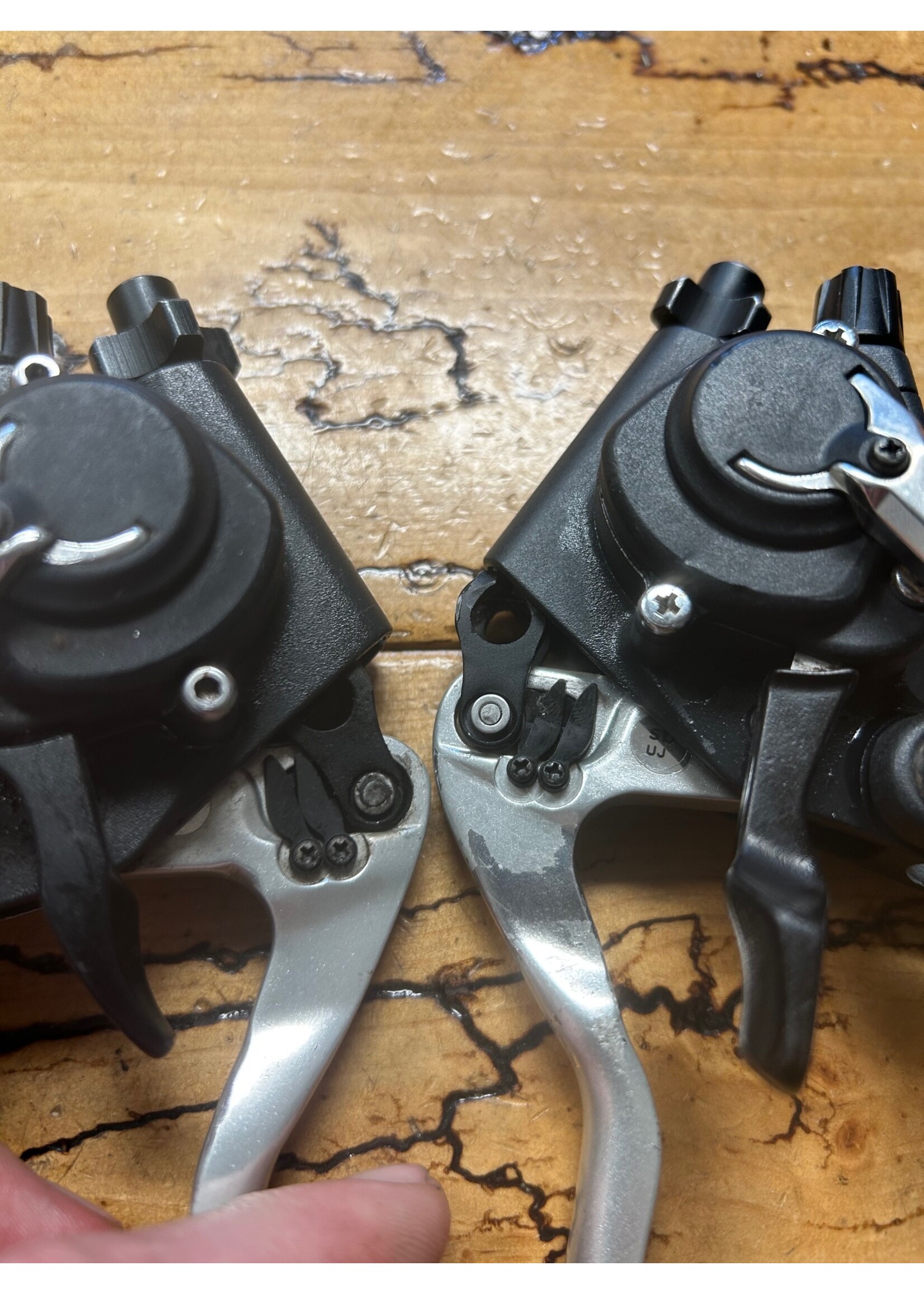 SHIMANO Shimano Deore XT ST-M739 3x8 Speed Shifters and Brake Levers
