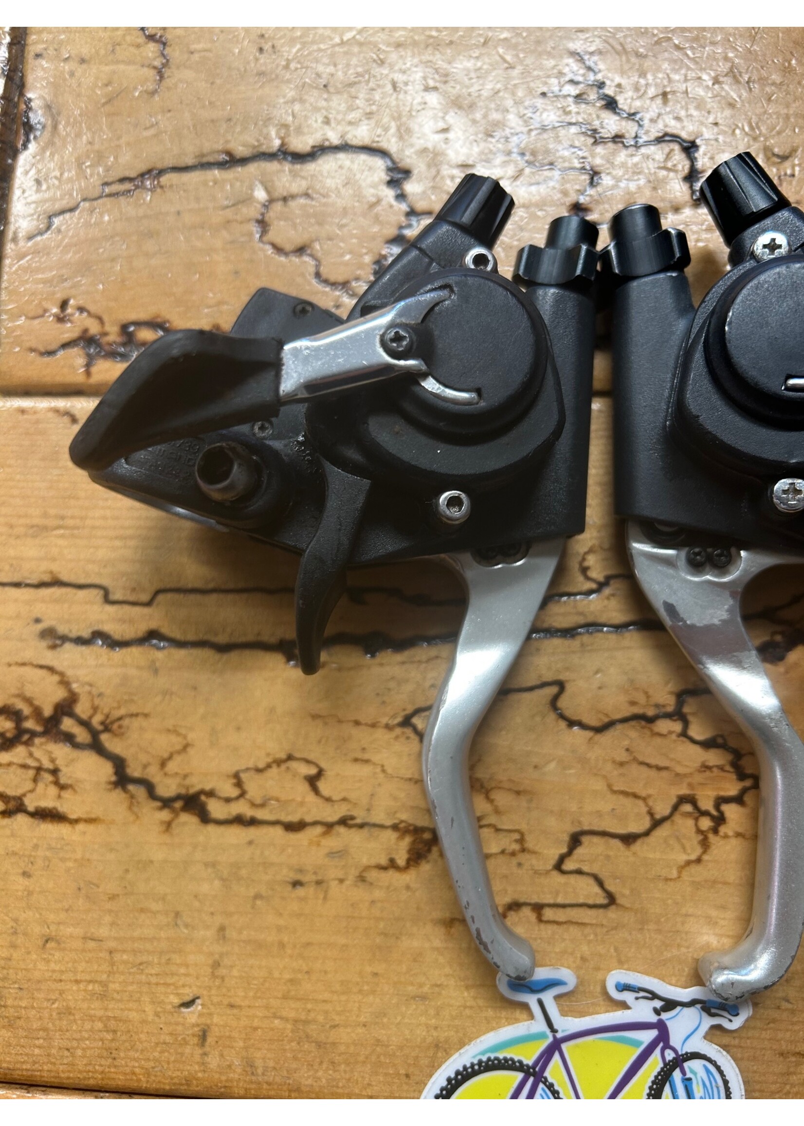 SHIMANO Shimano Deore XT ST-M739 3x8 Speed Shifters and Brake Levers